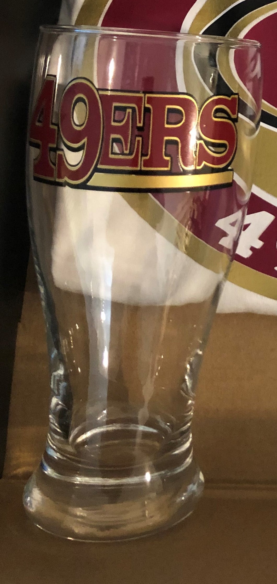 Customizable pilsner glass