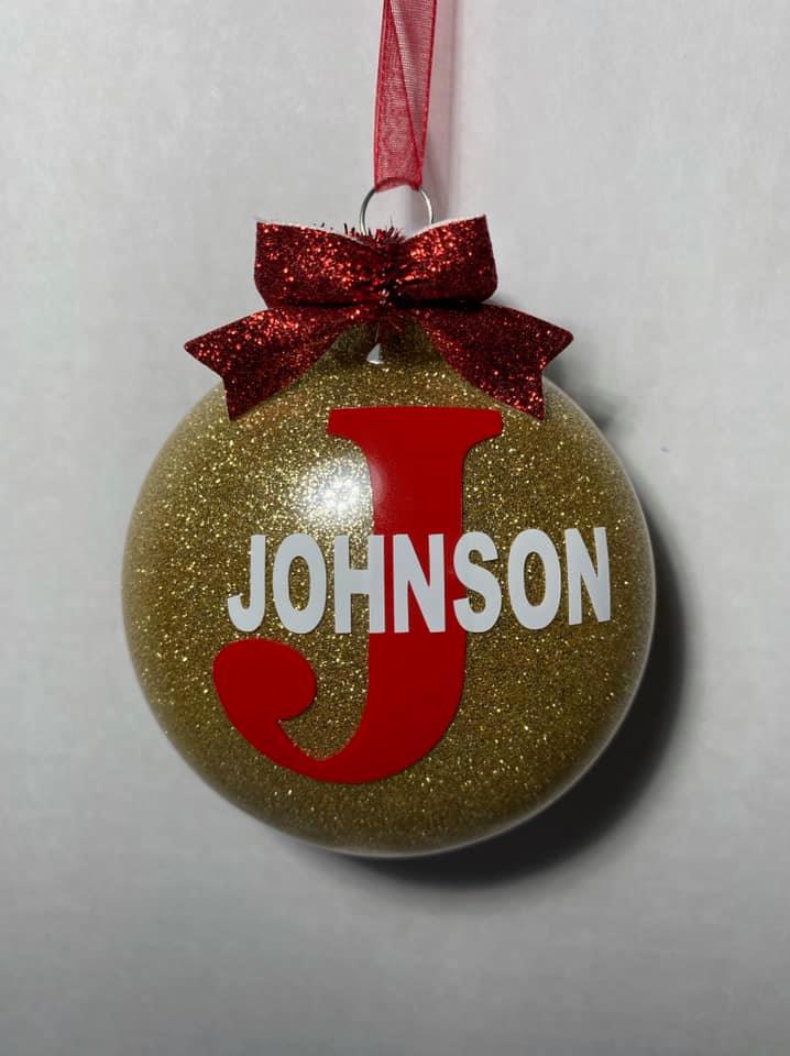 Customizable family ornament